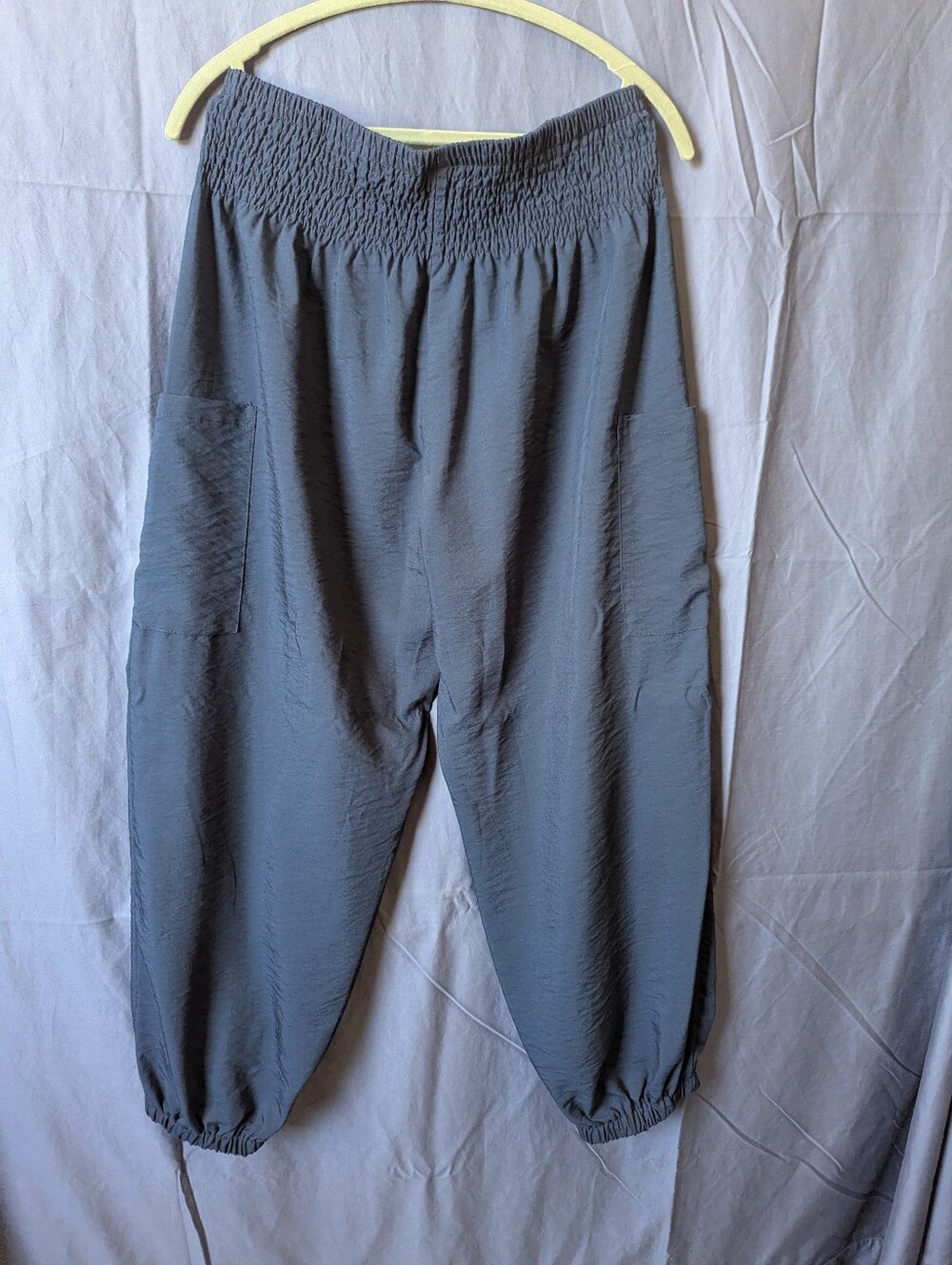 Women's Smocked Waist Cropped Harem Pants - Navy Blue